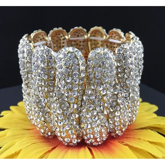 Classic Pageant Pave Austrian Clear Crystal Stretch Bracelet Gold Tone 2” Long - Picture 5 of 11